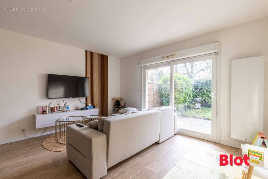Appartement à LA CHAPELLE-THOUARAULT