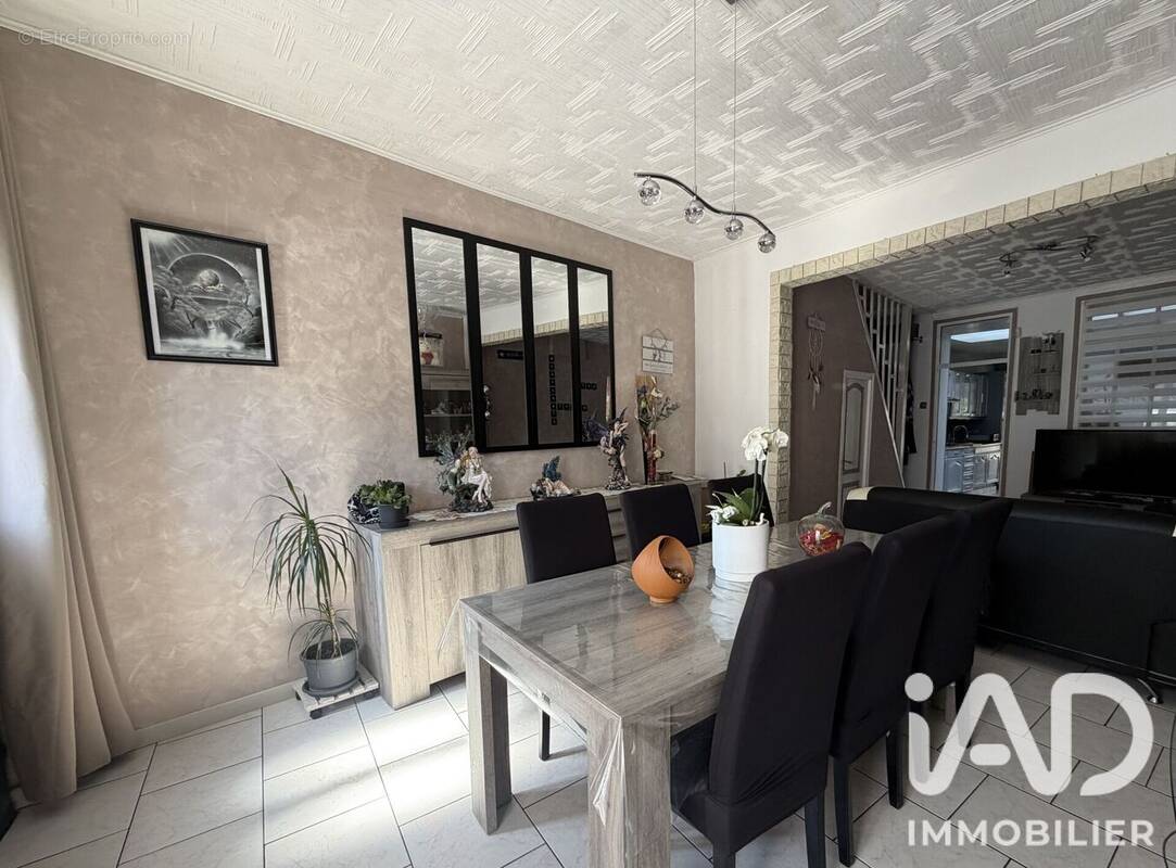 Photo 1 - Maison à RAISMES