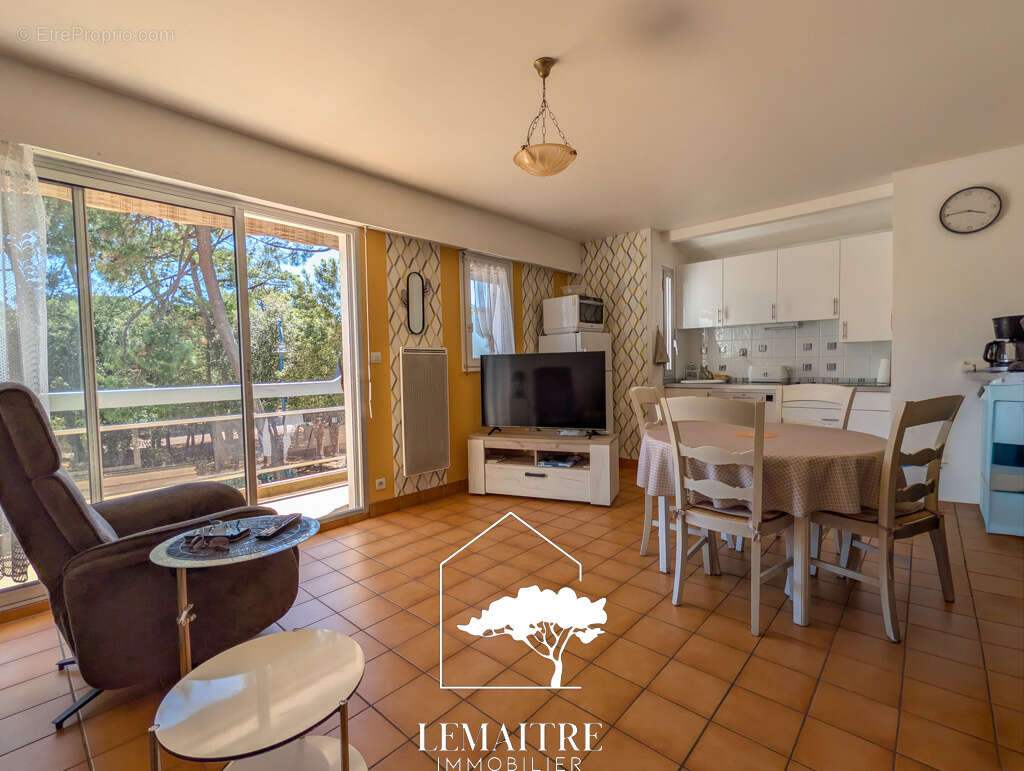 Appartement à LES MATHES