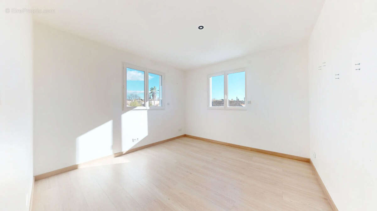 Maison à PUGET-SUR-ARGENS