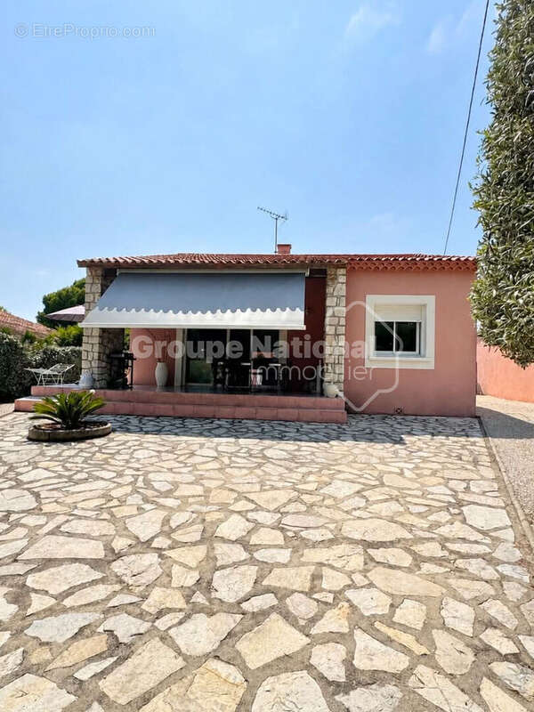 Maison de plain-pied avec piscine à deux pas du centre de Carry-le-Rouet - photo 4