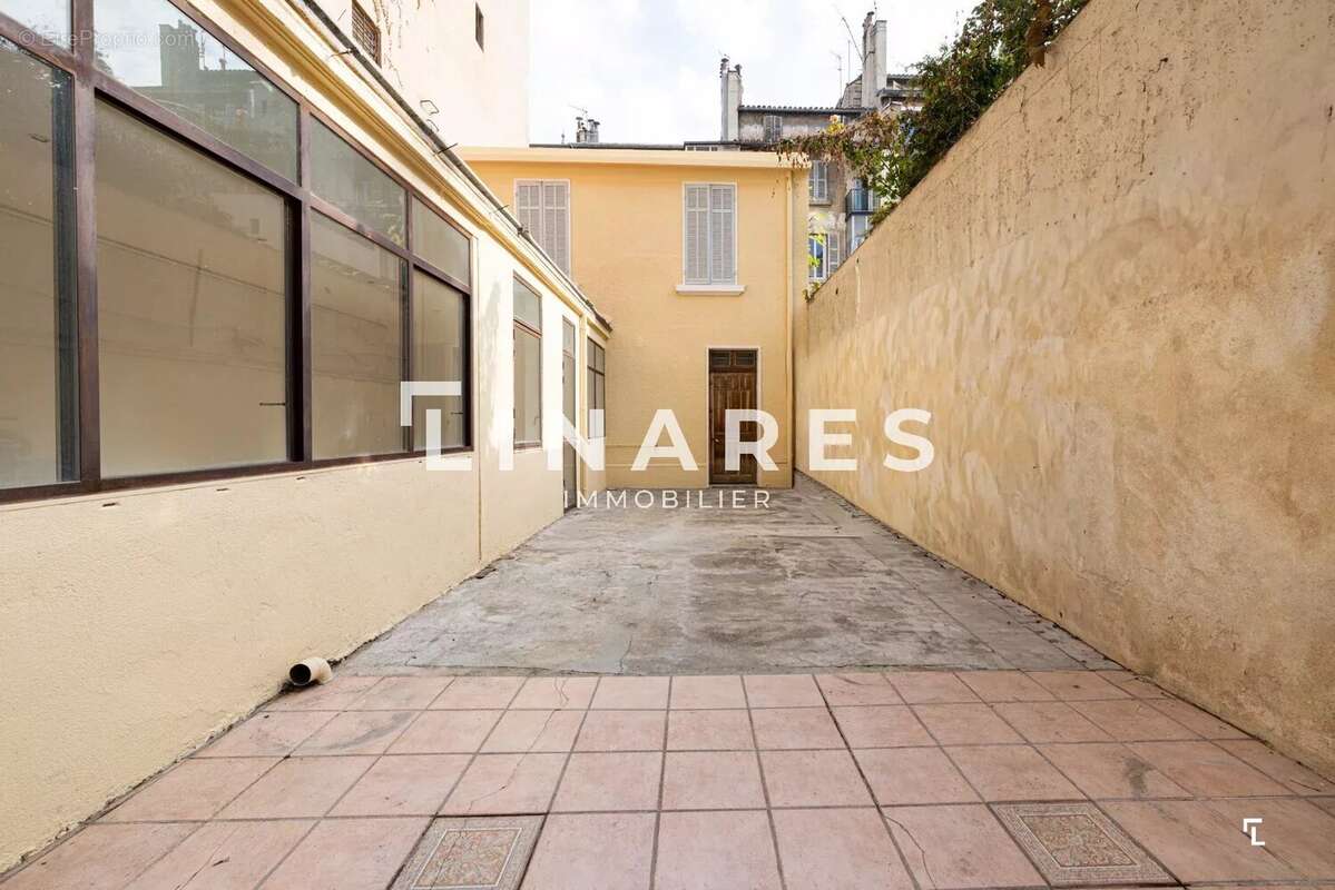 Appartement à MARSEILLE-1E