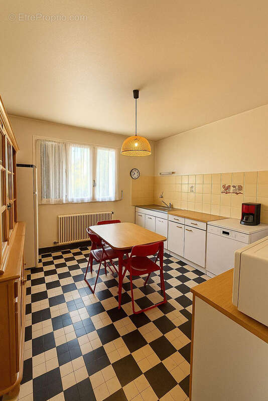 Maison à VERRIERES-LE-BUISSON