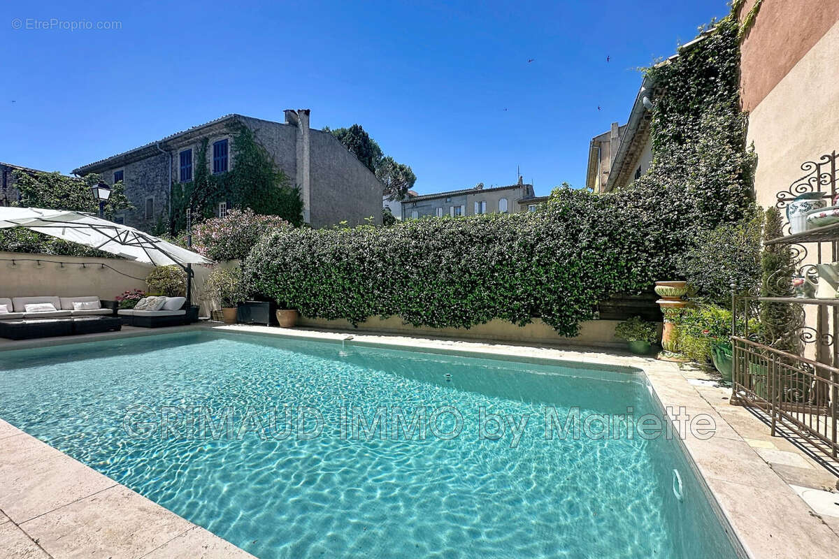 Maison à LA GARDE-FREINET