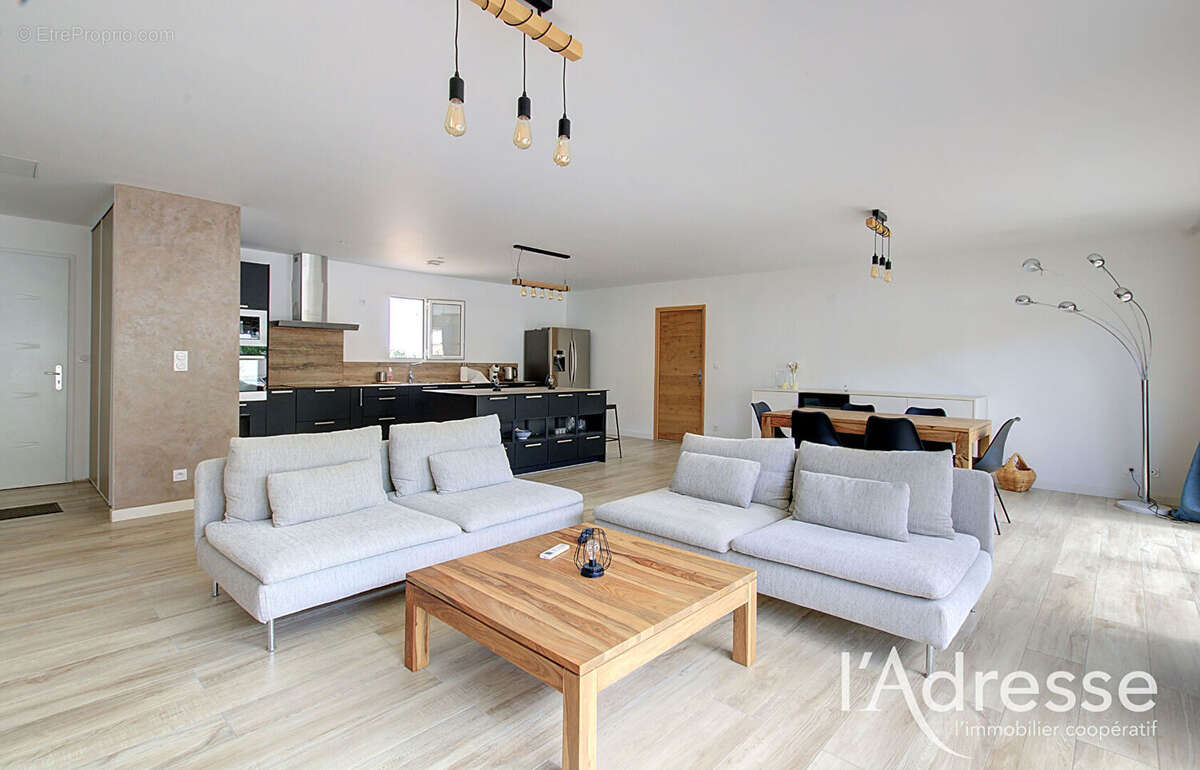 VESCOVATO  Propriété de  1683 m²  2 villas avec piscine. - photo 9
