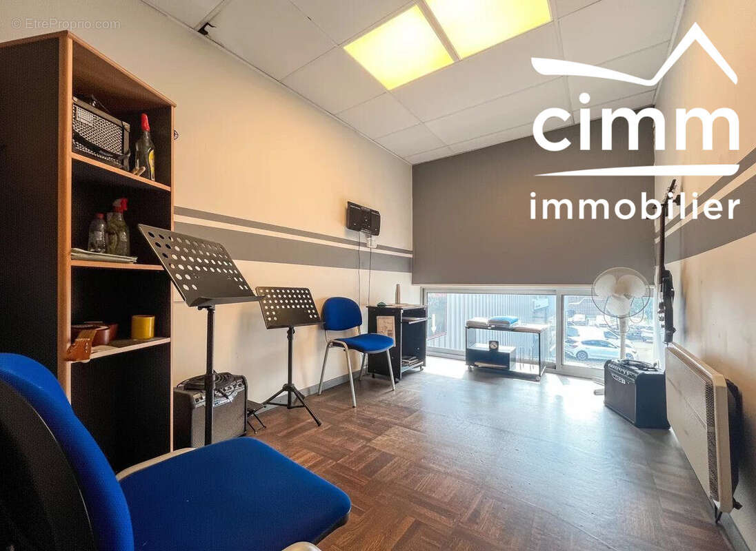Commerce 156 m² à Crolles  - photo 8