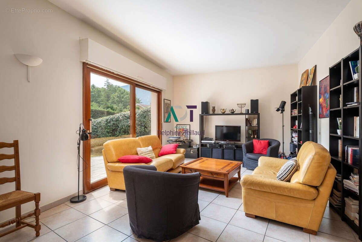 Maison 152 m² à Saint-Egreve  - photo 8