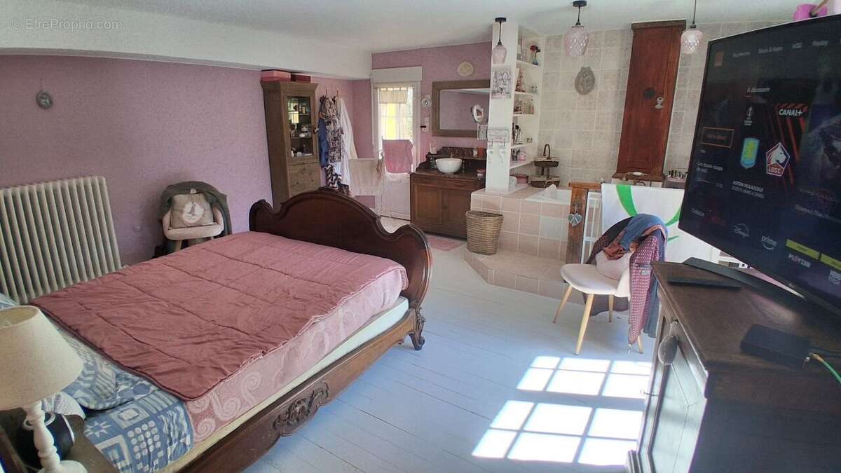 Grande maison de famille sur un joli terrain de 1500 m2 ! - photo 11