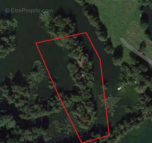 Terrain à MAREUIL-CAUBERT