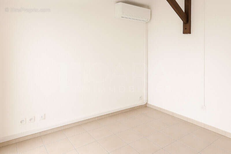 Chambre - Appartement à CAYENNE