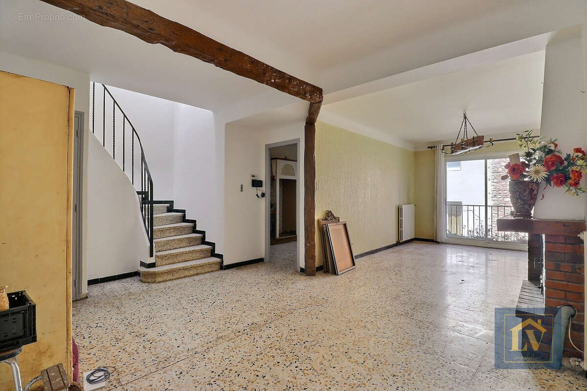 A vendre maison 5 pièces avec garage et terrasse - photo 2