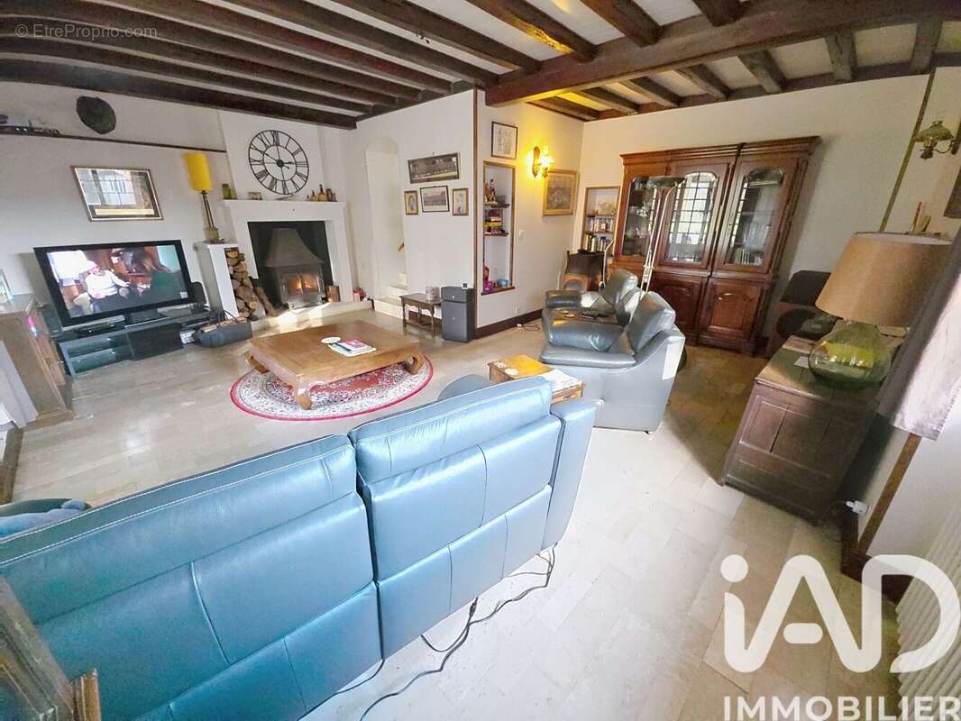 Maison 290 m² à Marthon  - photo 7