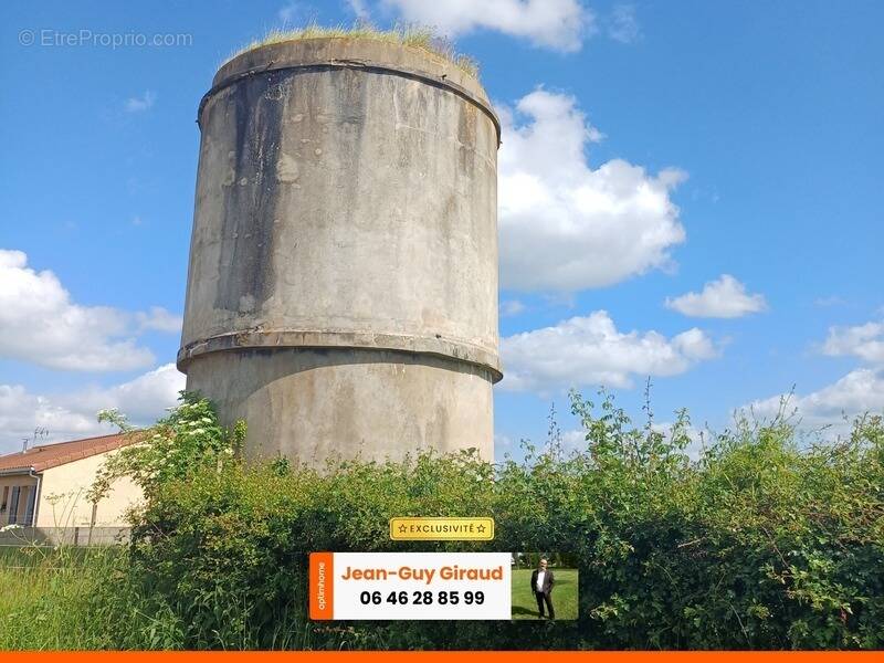 Maison à SAINT-PRIEST-BRAMEFANT