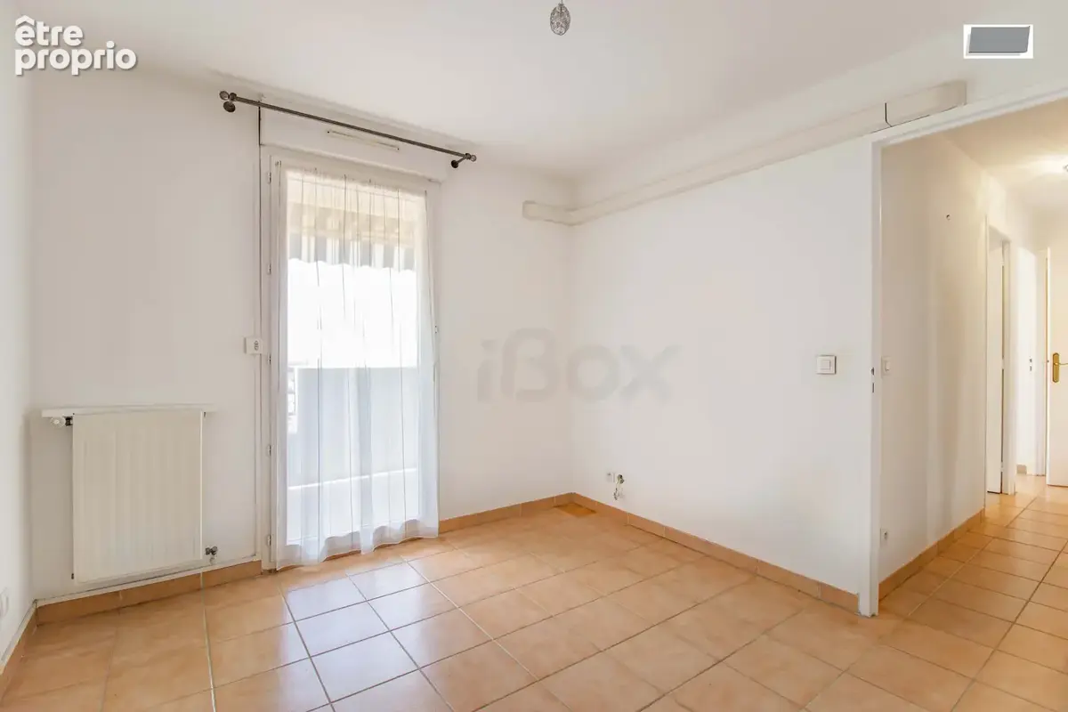 Toulon, Aguillon, 4 pièces climatisé, traversant, 85 M2, double terrasses, vue dégagée, possibilité garage. - photo 10