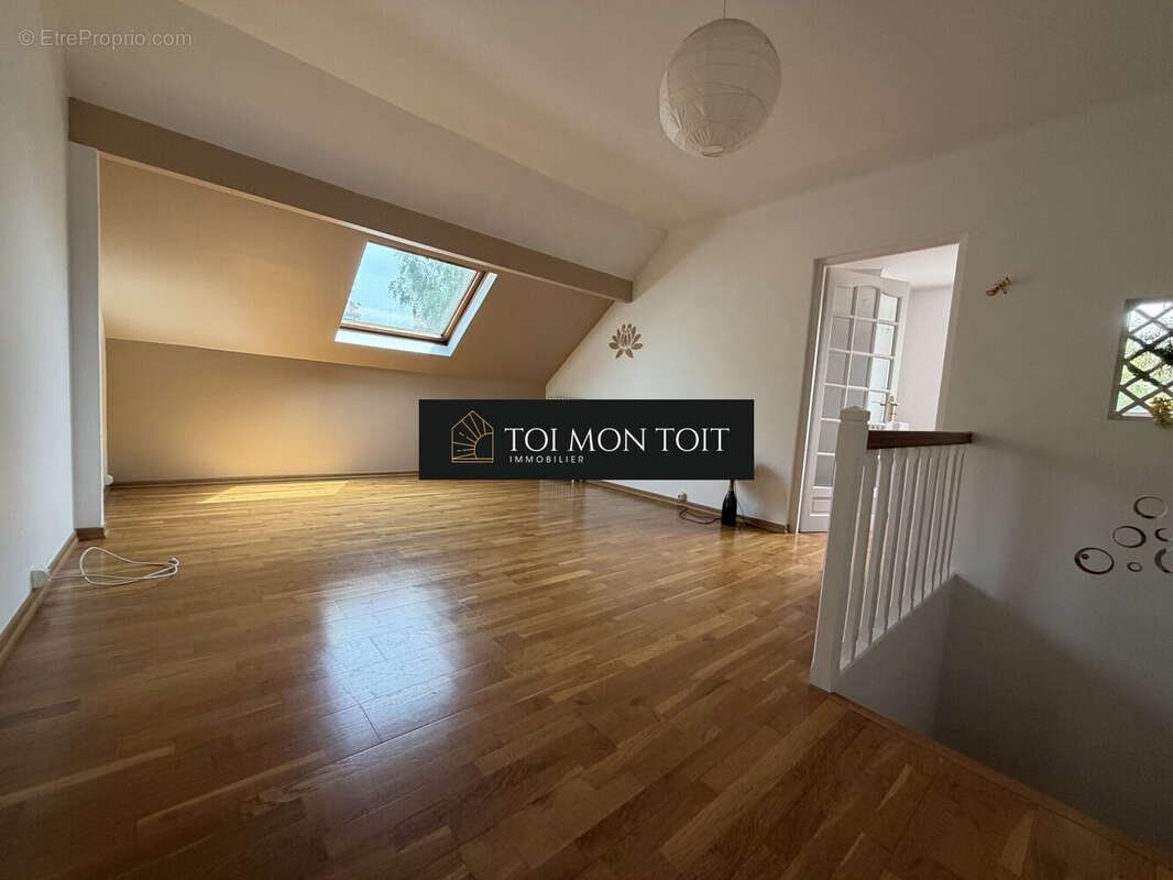 Maison 153 m² à Le Thillay  - photo 6