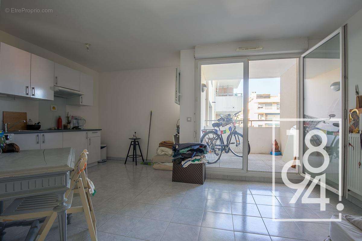 Appartement à MARSEILLE-4E