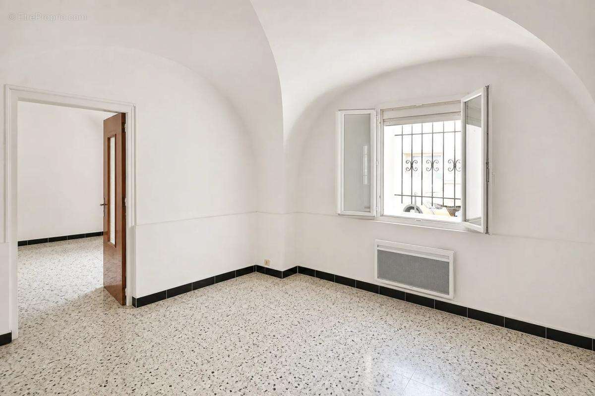 Appartement T3 RDC de 60 m² à Marguerittes - photo 3