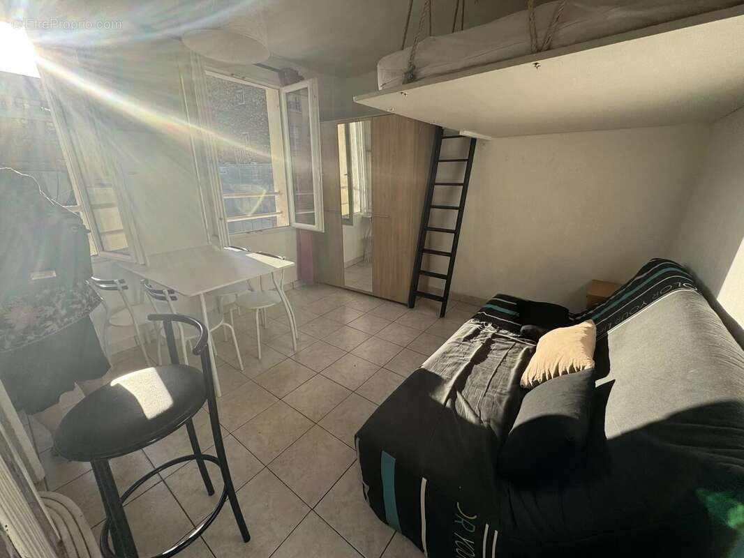 Appartement à PARIS-20E