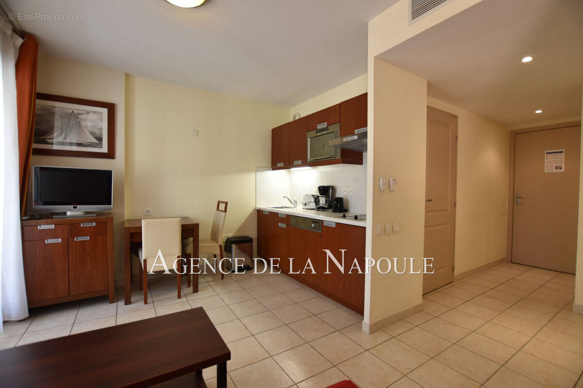Appartement à MANDELIEU-LA-NAPOULE