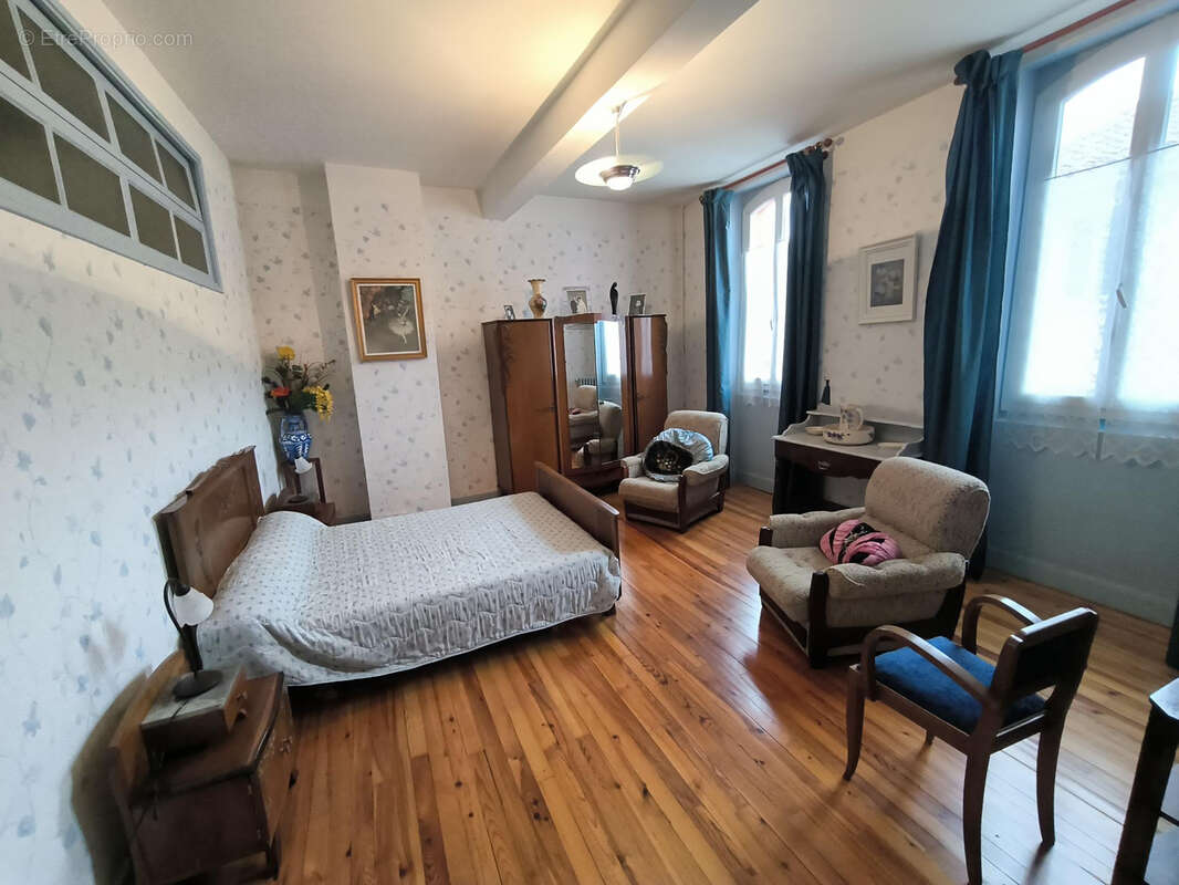 Maison à L&#039;ISLE-JOURDAIN