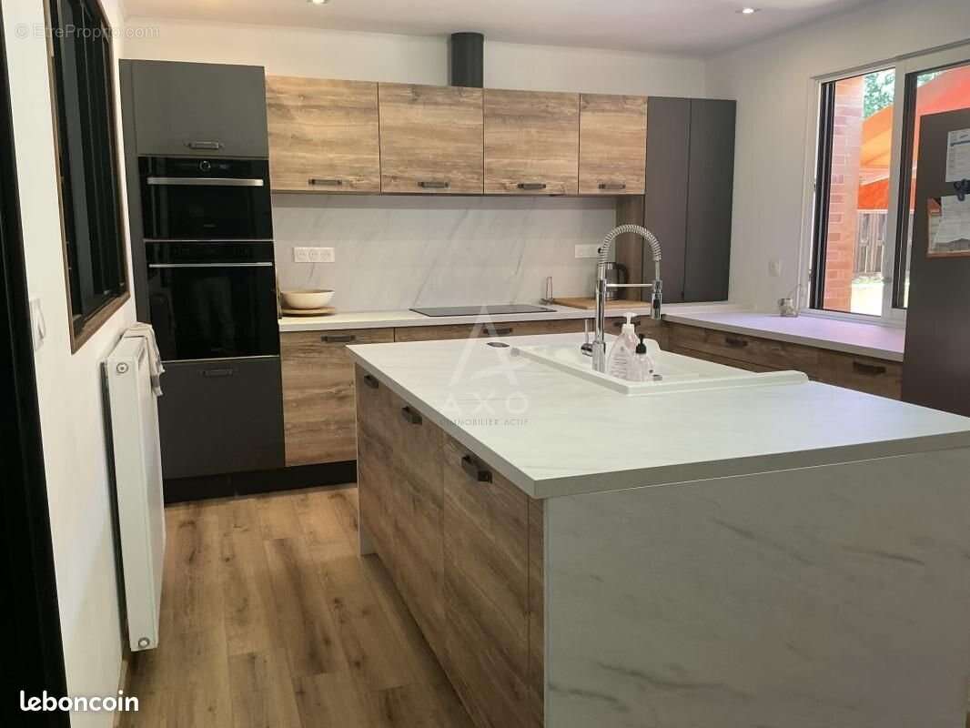 Maison à LES HERBIERS