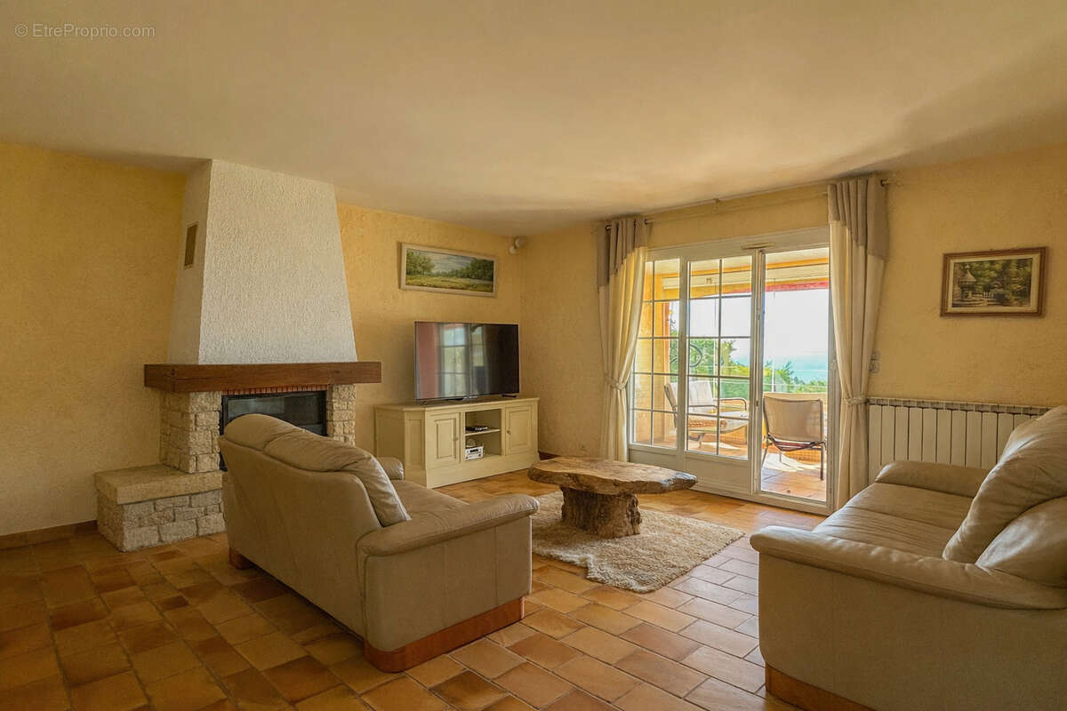 Maison à LES ISSAMBRES