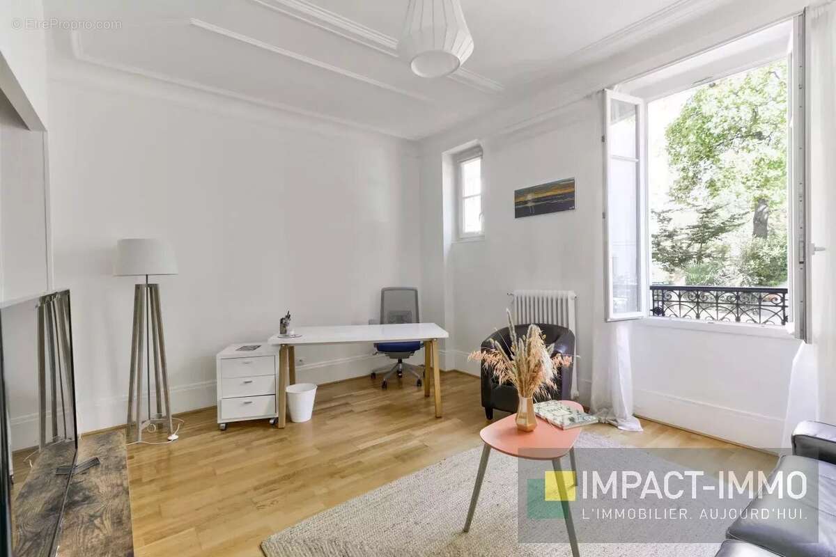 Appartement à LEVALLOIS-PERRET