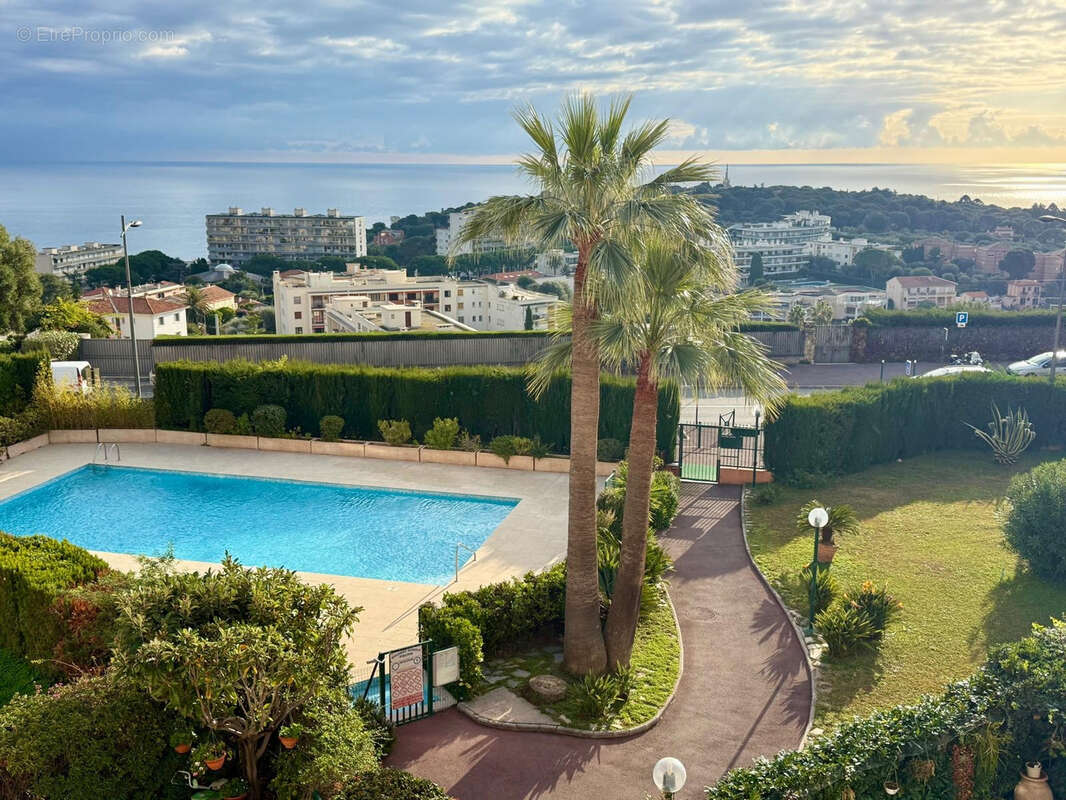 Appartement à ROQUEBRUNE-CAP-MARTIN