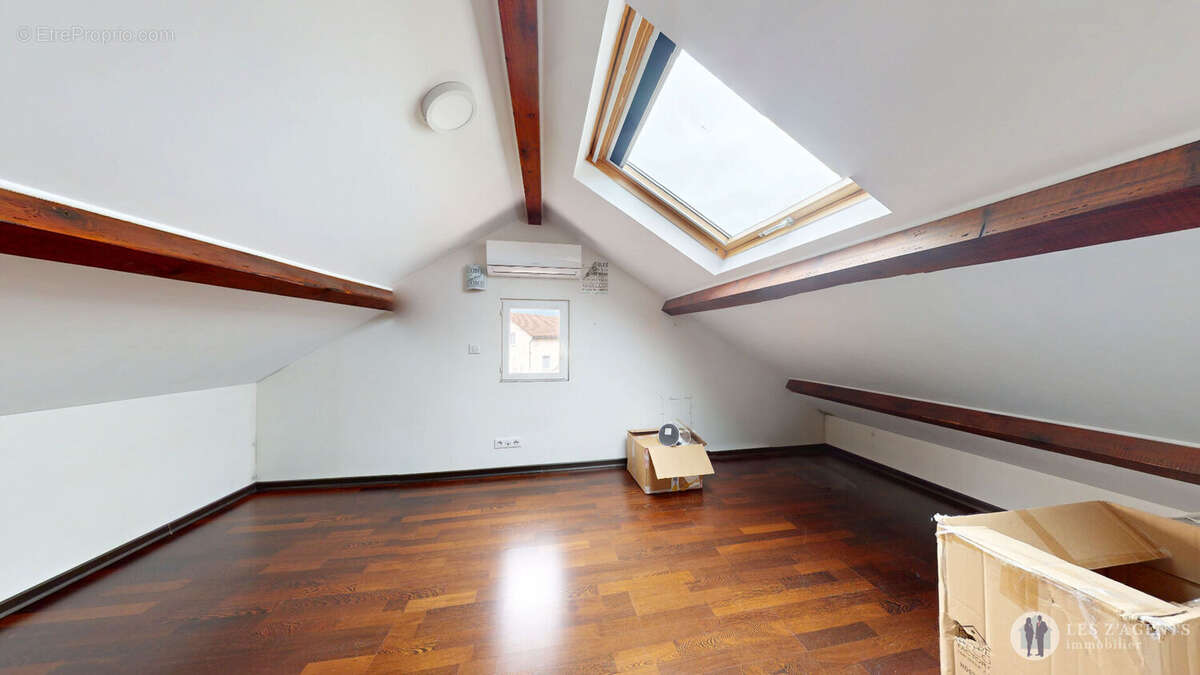 Maison à SAINT-MARTIN-D&#039;HERES