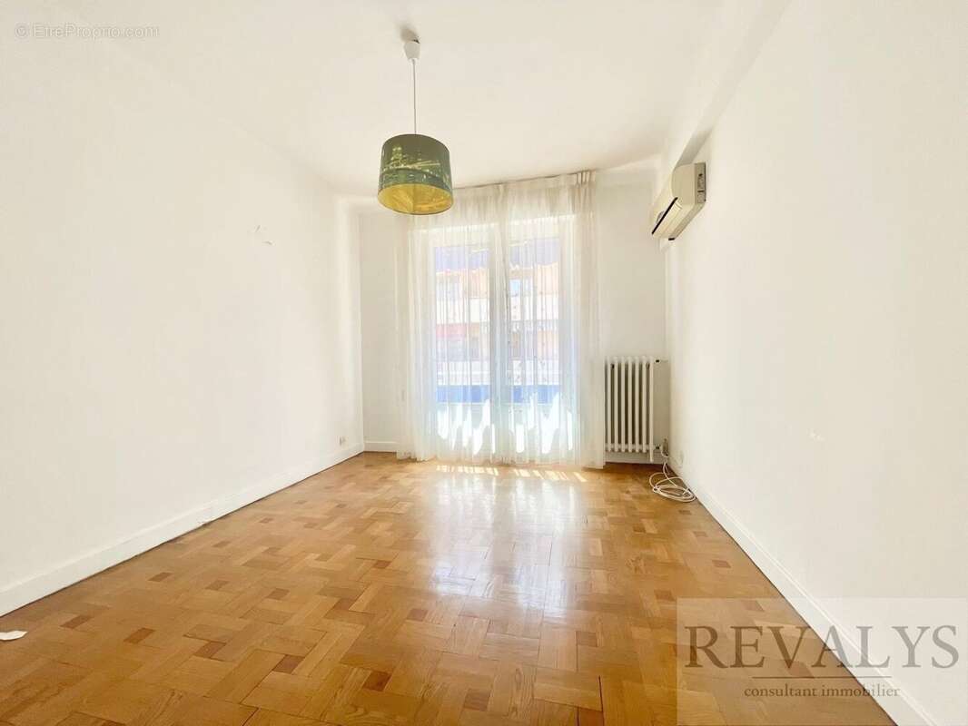 Appartement à BEAULIEU-SUR-MER