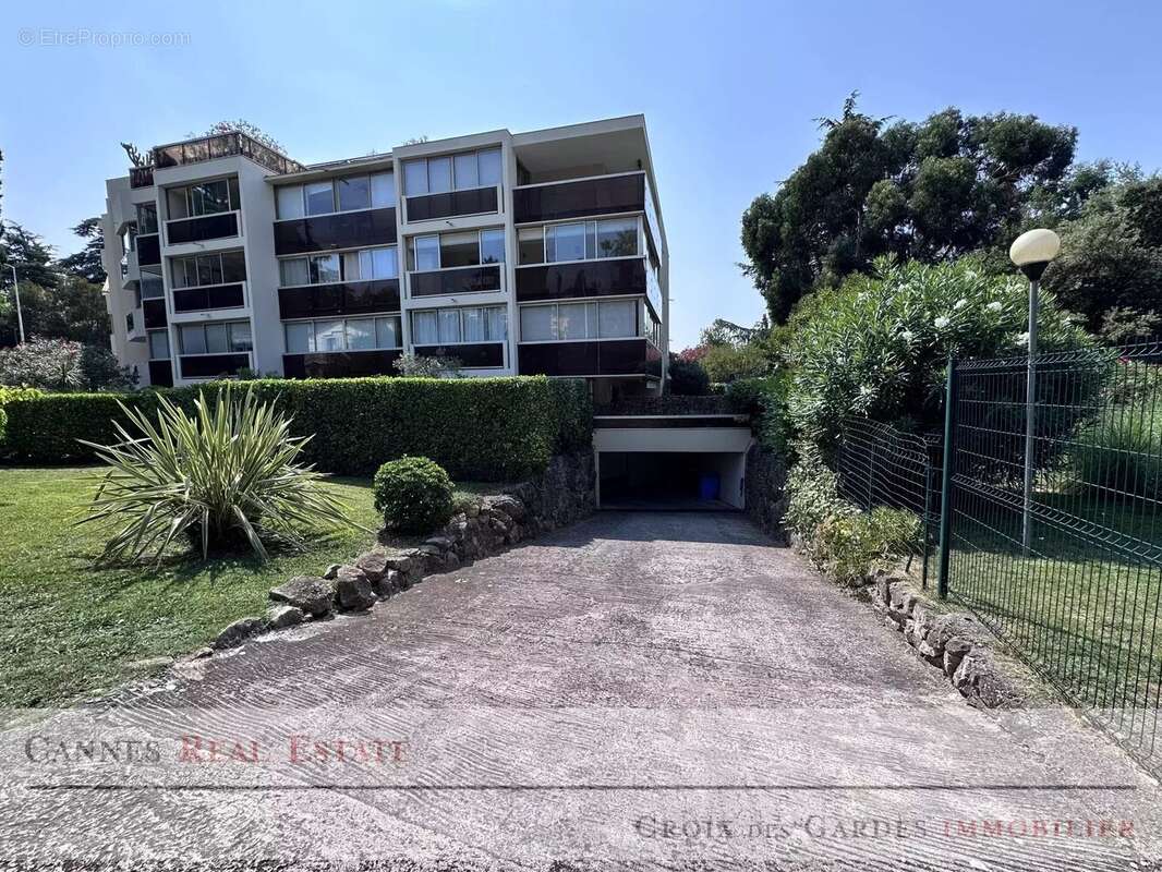 À vendre : Parking en sous-sol – Cannes (Avenue Amiral Wester Wemyss) - photo 5