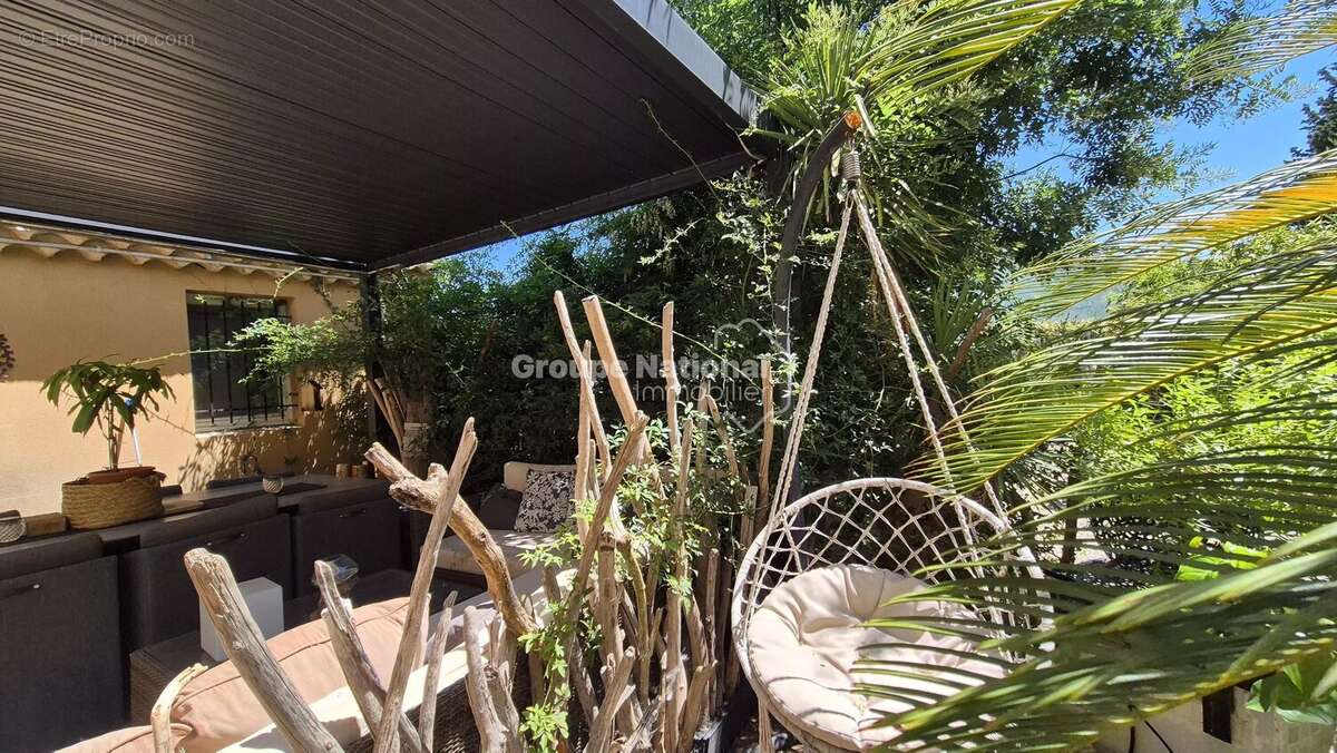 Courthezon - ensemble immobilier de 385 m² en campagne - photo 2
