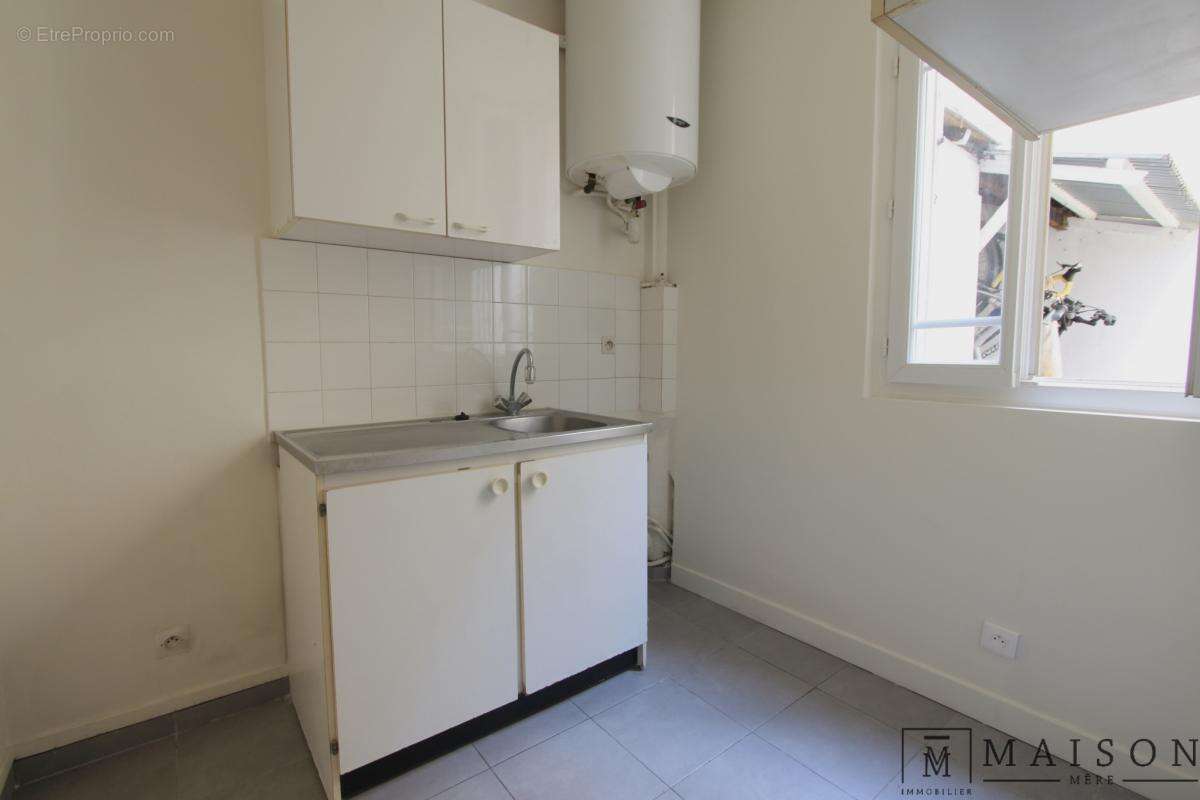 Appartement à LA GARENNE-COLOMBES