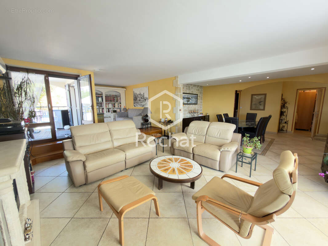 Viager occupé sur 10 ans Ensemble immobilier de 155 m2 à La Tour en Jarez (42580) - photo 5