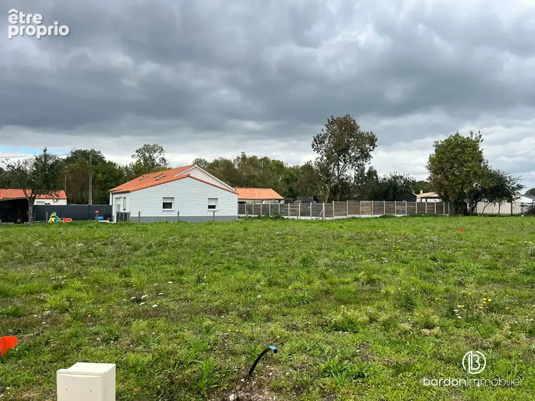 Photo Terrain à Challans au prix de 82 000€