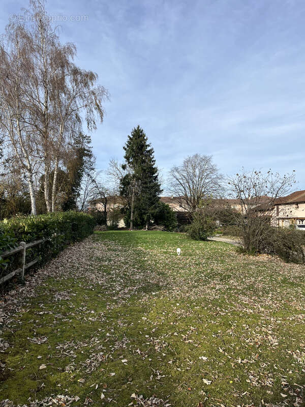 Terrain à BOURG-EN-BRESSE