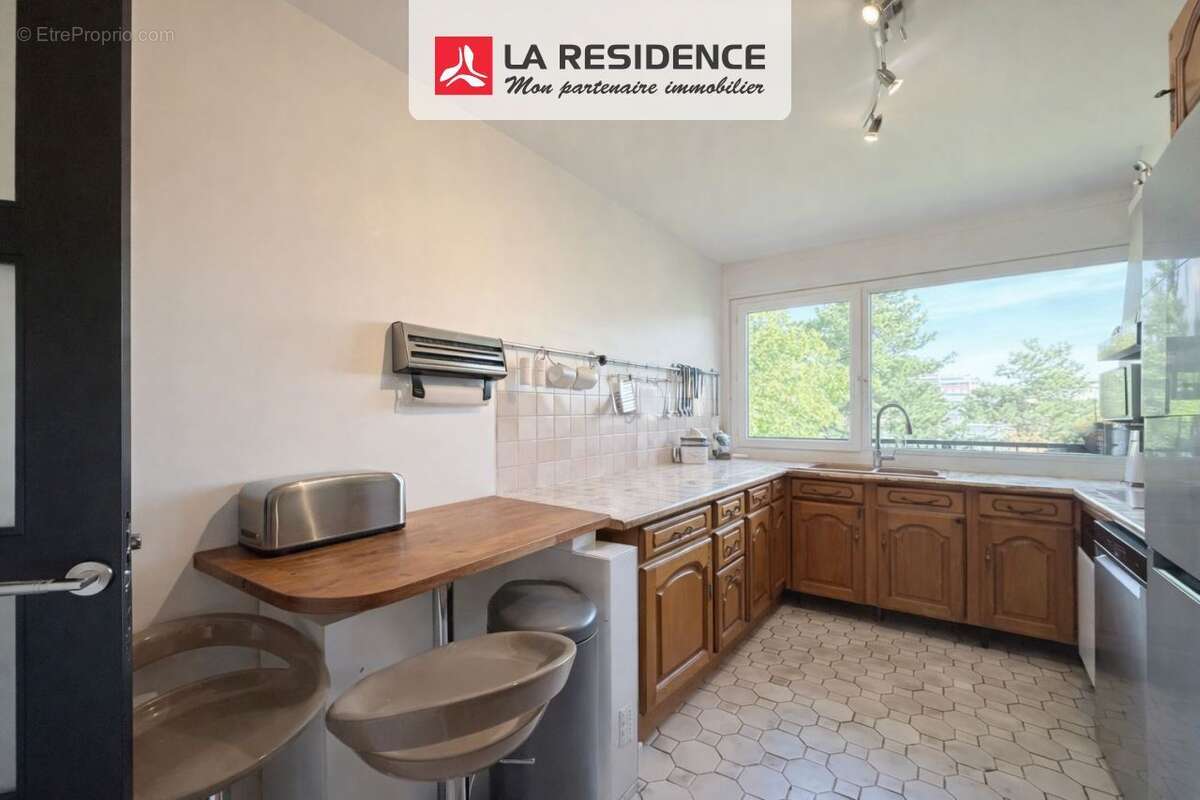 Appartement 77 m² à Velizy-Villacoublay  - photo 3