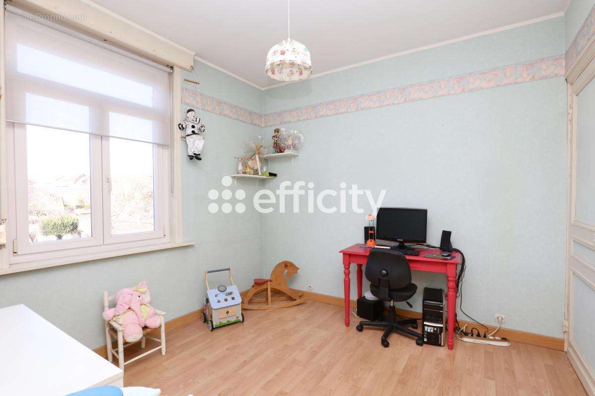 Maison 140 m² à Croix  - photo 15