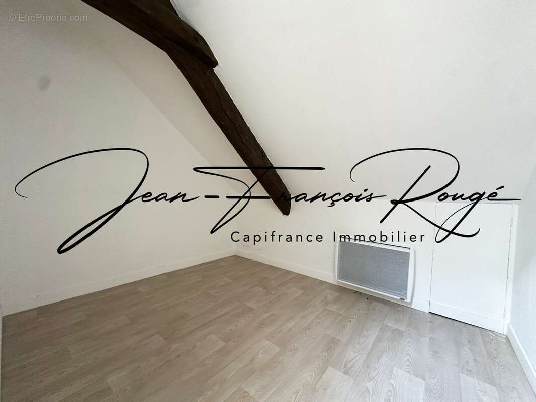 Face à l'église Saint-Pierre, appartement T3 de 72 m², dans une petite copropriété !!! - photo 10
