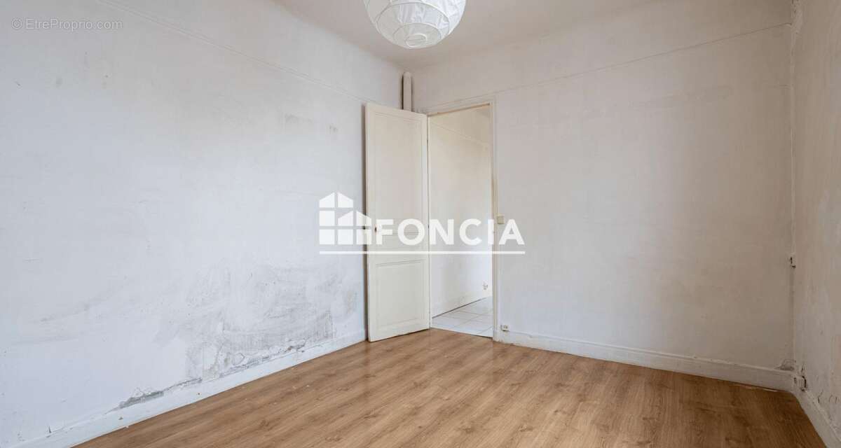 Appartement à PARIS-20E