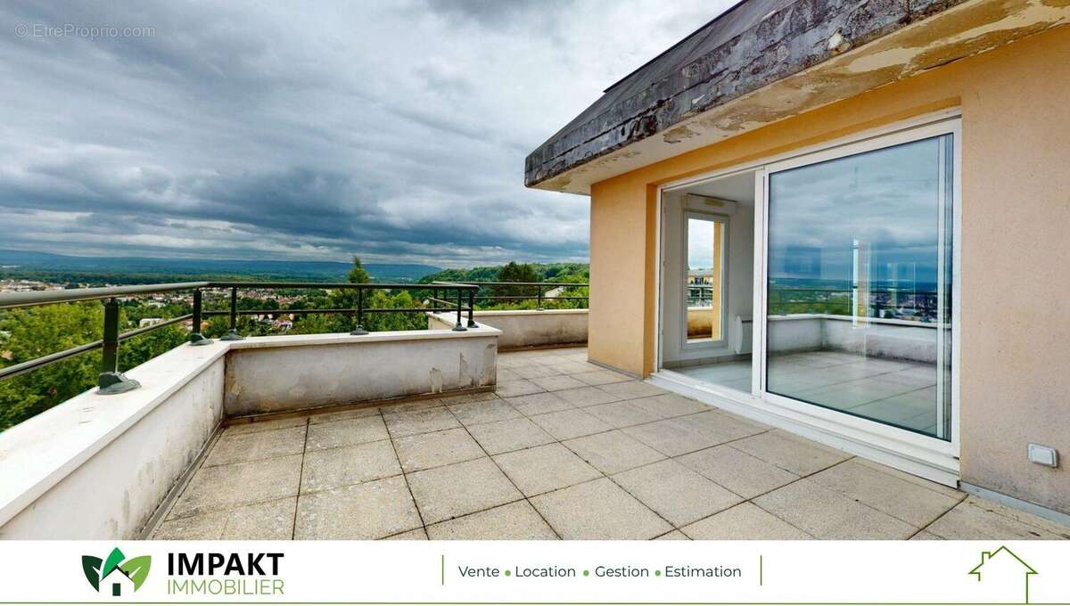 Appartement à SAINTE-SUZANNE