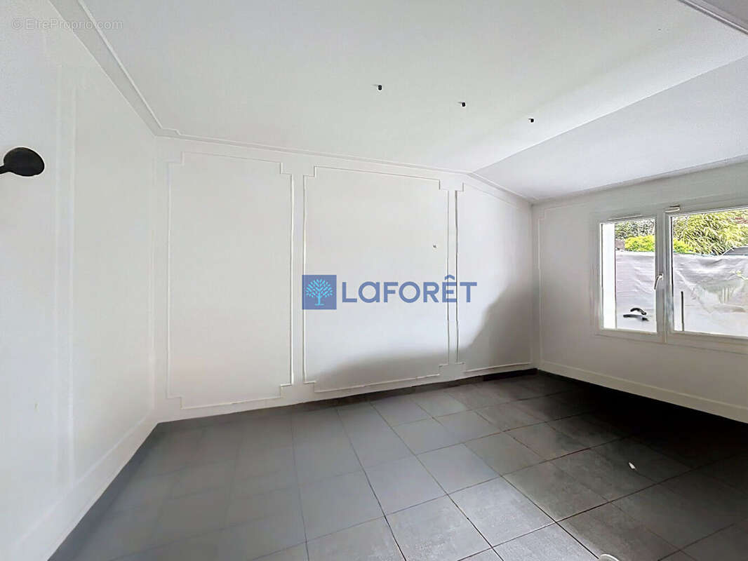 Maison à SAINT-PIERRE-DU-PERRAY