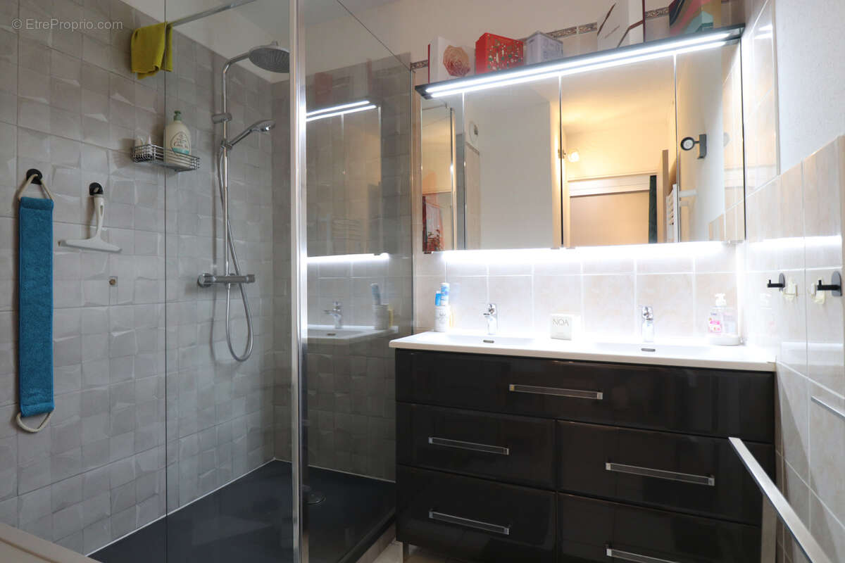 Appartement à LA CROIX-VALMER