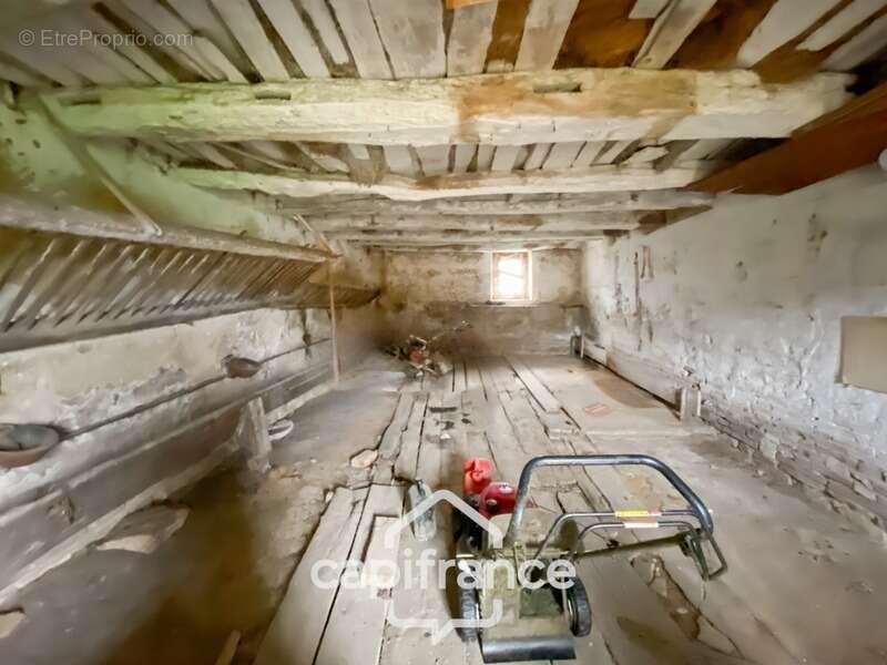 Maison à DOMMARTIN-LES-CUISEAUX