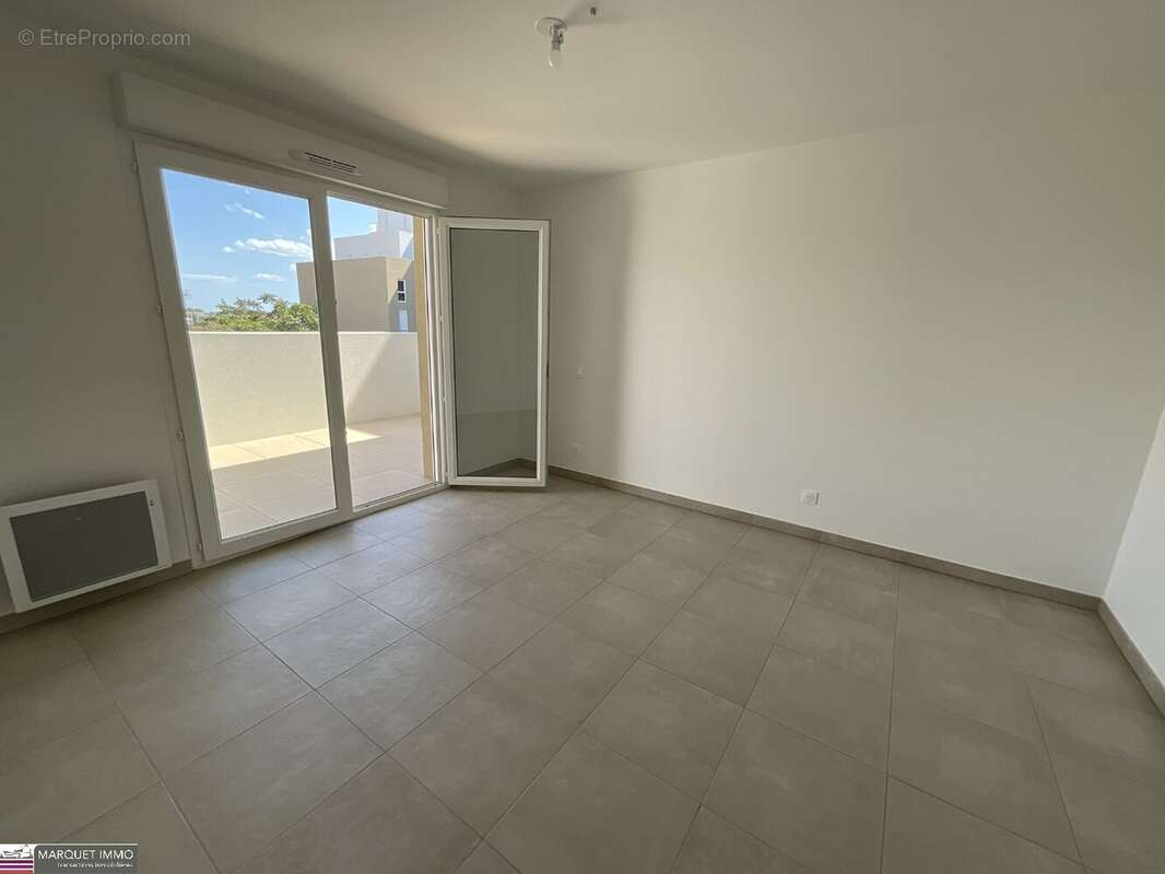 APT T4 offrant 86 m² avec terrasse 13 m² et 12 m² et parking au 3° étage avec ascenseur... - photo 12