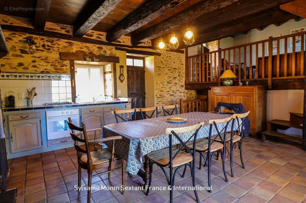 Charmante maison en pierre rénovée avec piscine et vue dégagée - photo 9