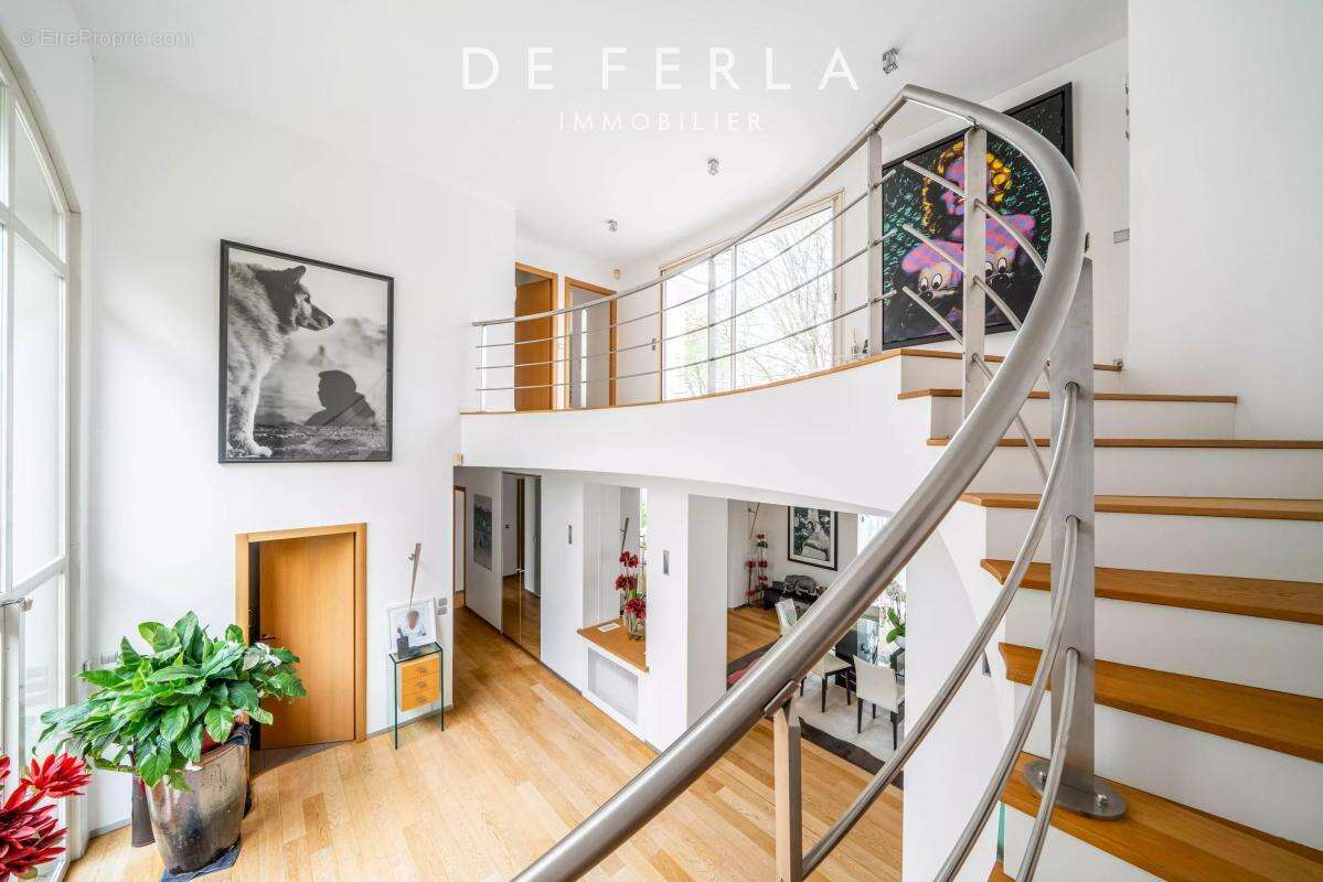 Maison à NEUILLY-SUR-SEINE