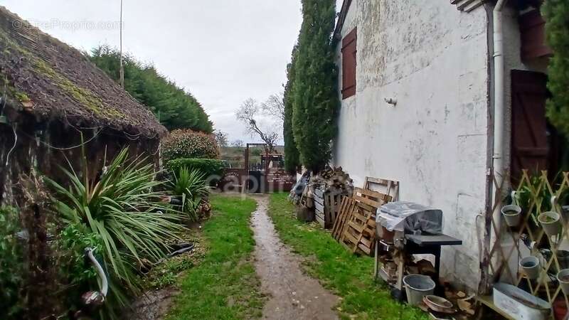 Maison de campagne à vendre 4 pièces SAINT PLAISIR (03) - photo 11