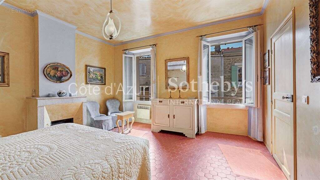 Appartement duplex 4 pièces vue mer, au cœur du village historique de Ramatuelle – Exclusivité - photo 5