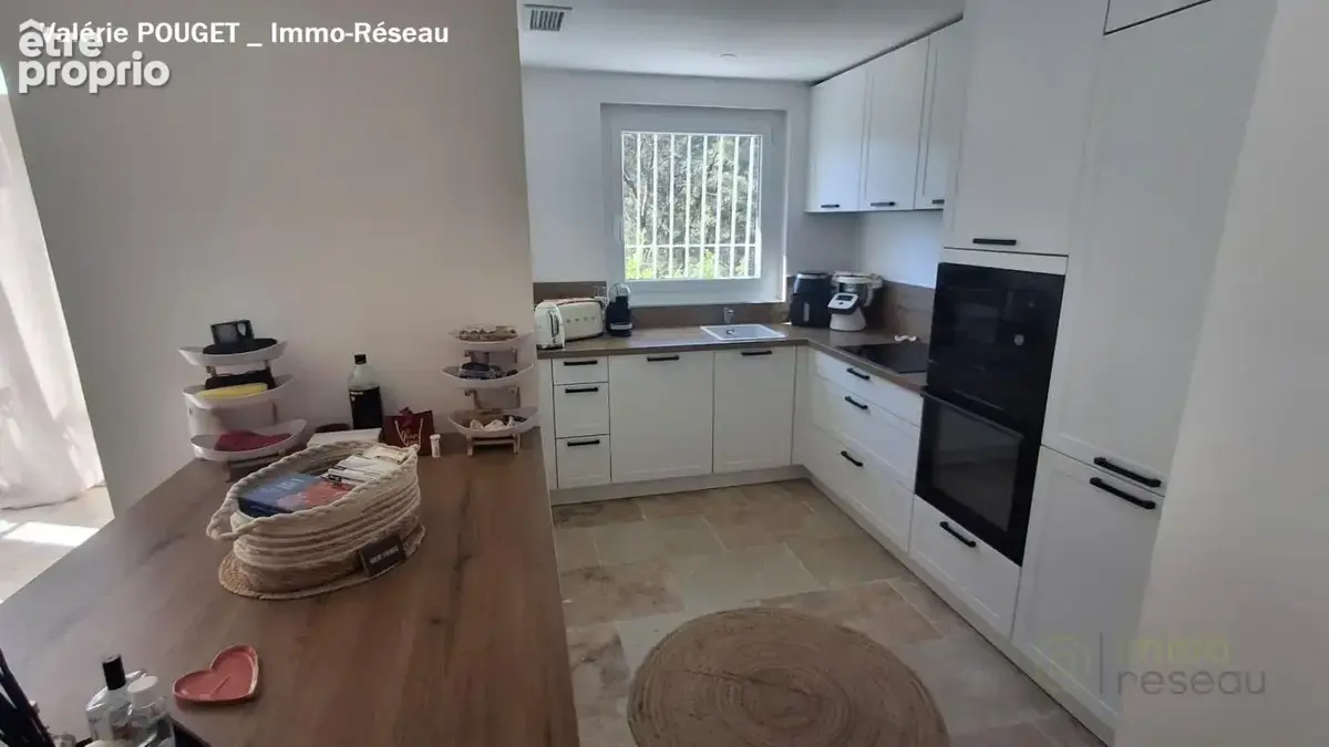 Maison 5 pièces 128 m² à vendre à Le Revest-Les-Eaux (83200) - photo 3